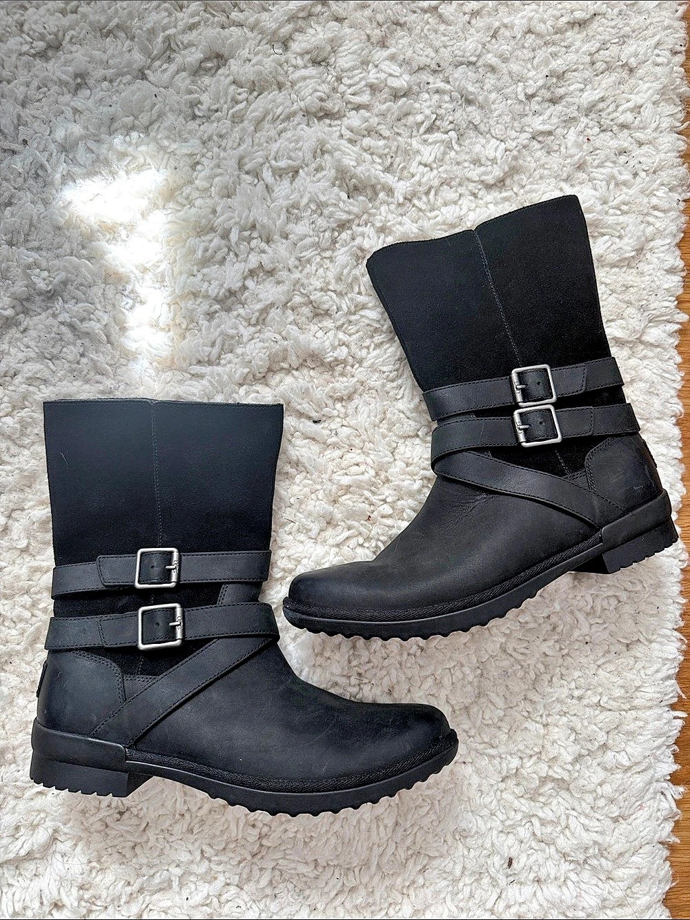 UGG Faye Boot Leather Buckle Boots in Black US 9